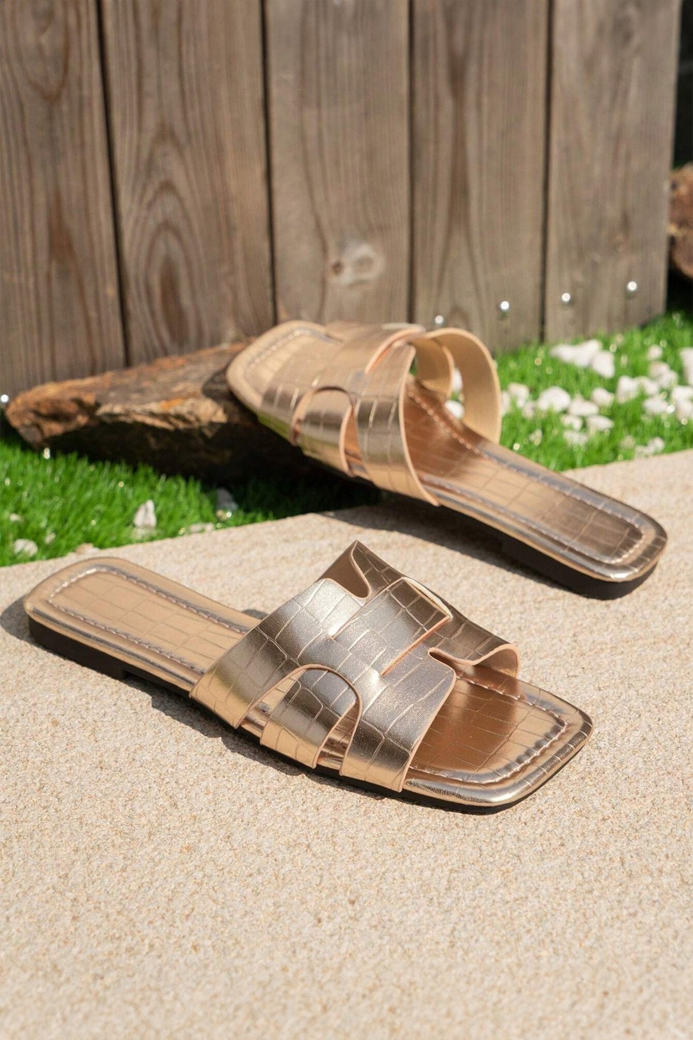 Metallic Crocodile Pattern Roman Style Flat Slippers - Luxe Nest Market