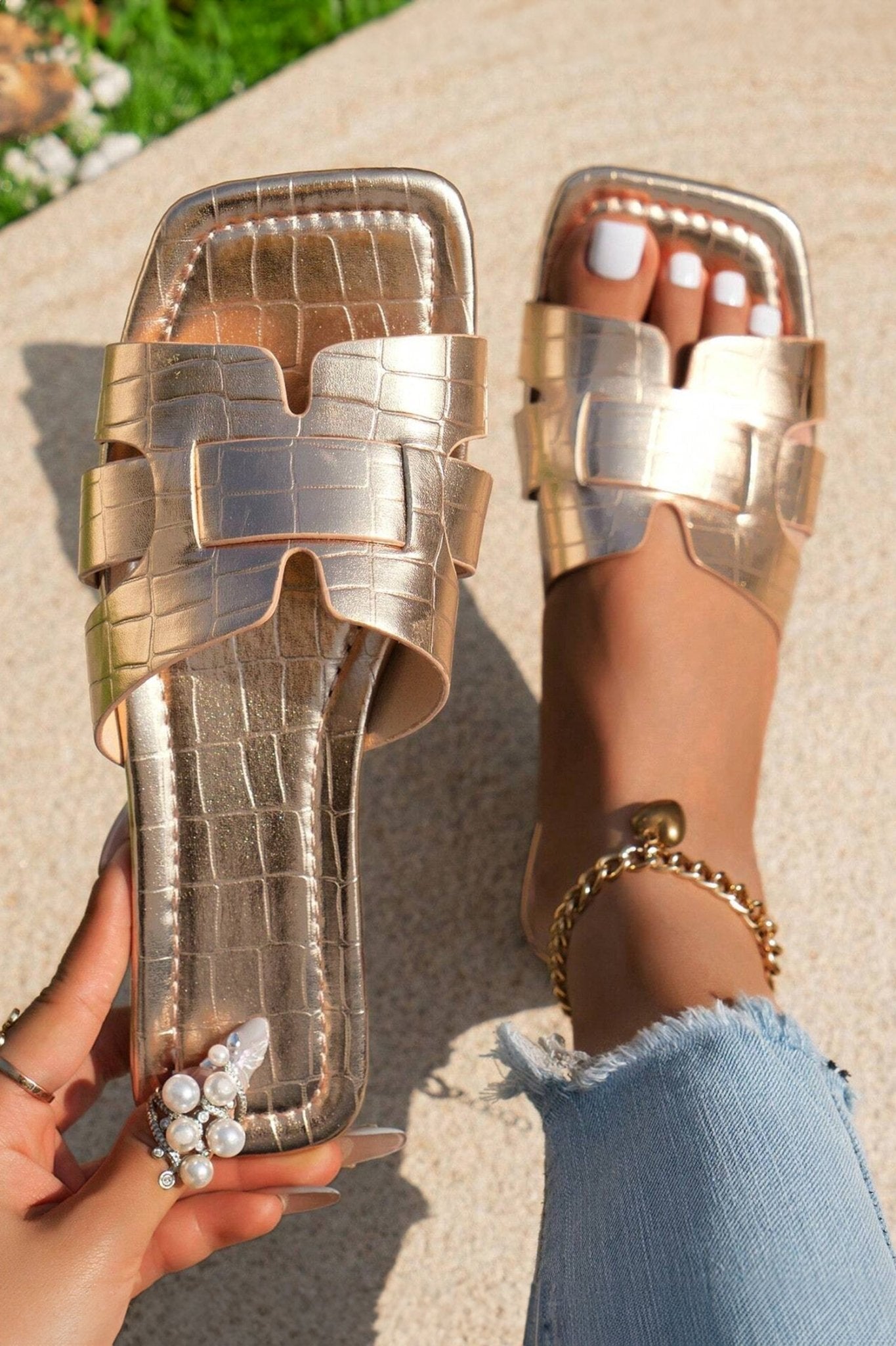 Metallic Crocodile Pattern Roman Style Flat Slippers - Luxe Nest Market